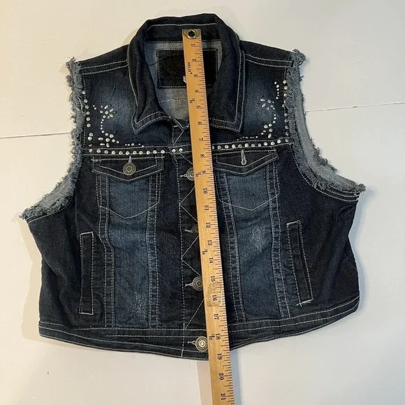 Wallflower Women's XL Dark Wash Studded Denim Vest Frayed Cropped Blue Jacket XL - Picture 7 of 11